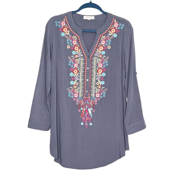 Solitaire Gray Floral Embroidered Boho Tunic Top 100% Rayon Size Medium - Picture 2 of 7